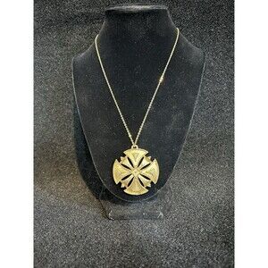 Vintage Signed Monet 18" Gold Tone Pendant Necklace J83